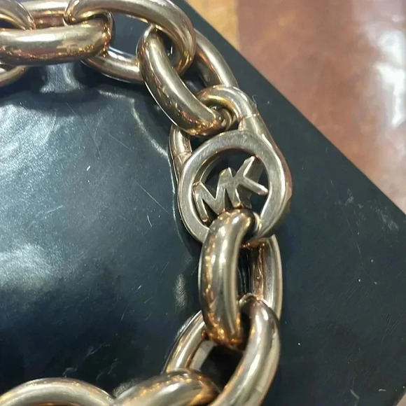 Michael Kors bold  toggle padlock link chain braclet - Picture 2 of 4